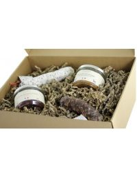 Coffret de coté rempli de charcuterie