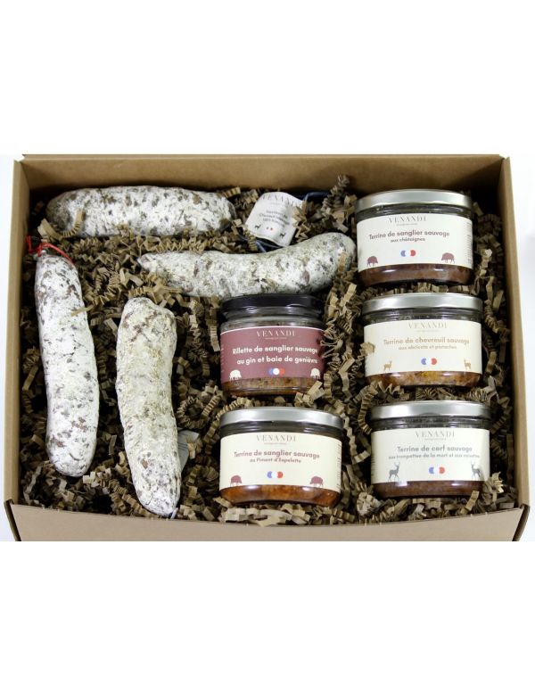 Grand coffret rempli de terrine et de saucisson de gibier